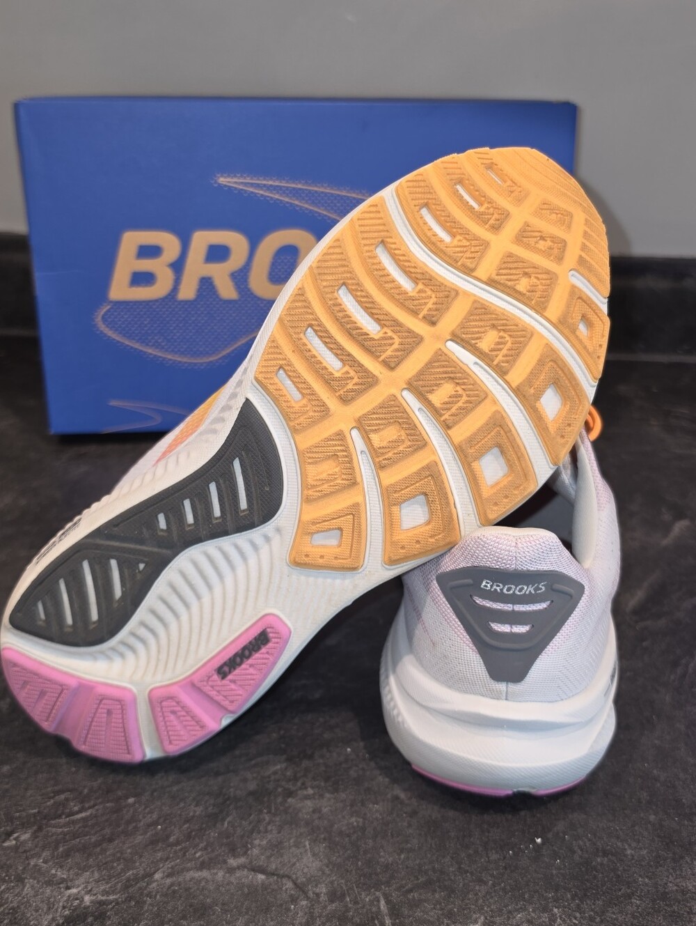 Brooks GHOST 17 Running Sneakers Apricot, Oyster, + Pink Womens 9.5 - Picture 10 of 11